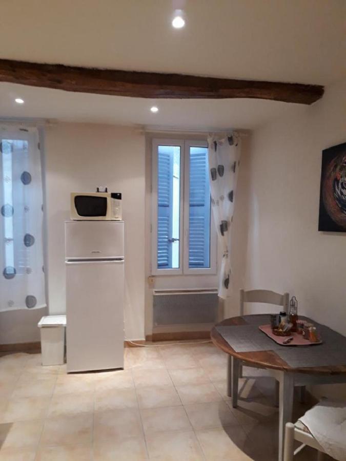 Les Capena 2 Apartamento Collobrières Exterior foto